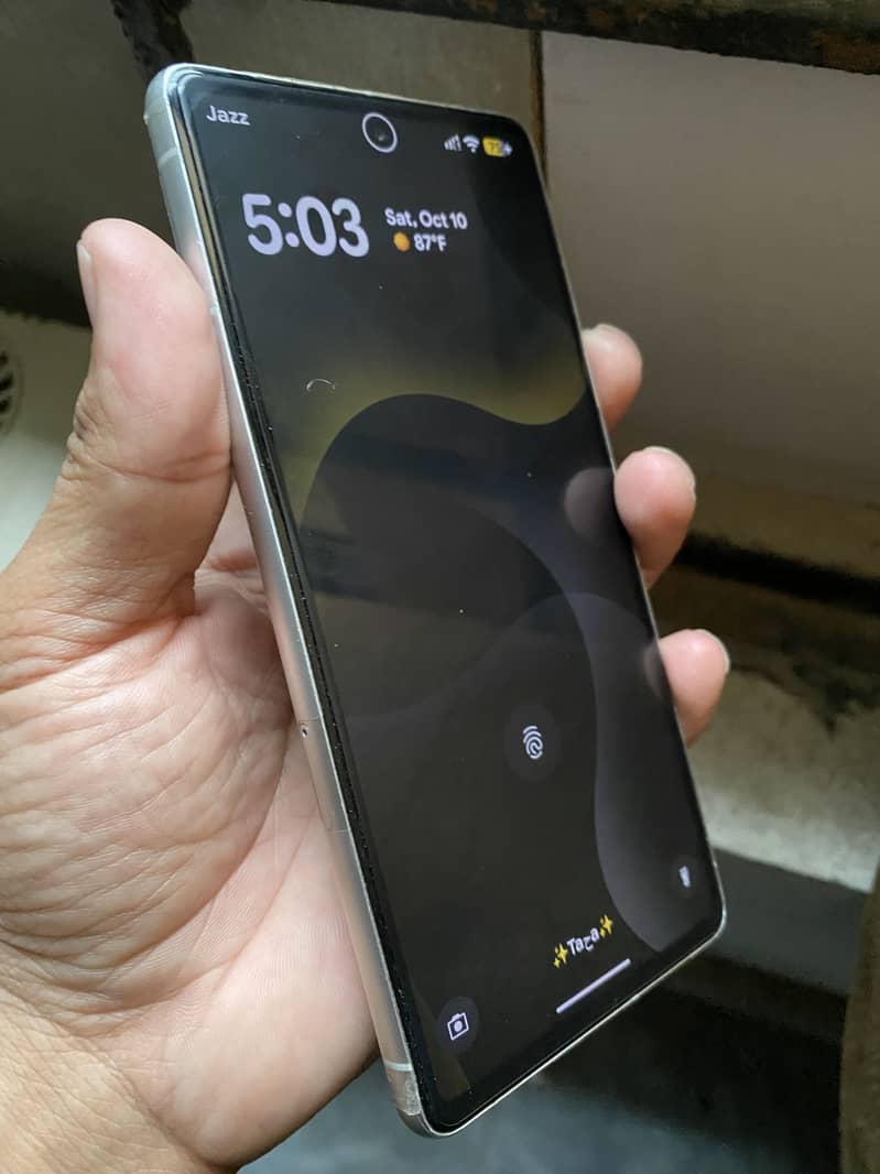 Google Pixel 7 4