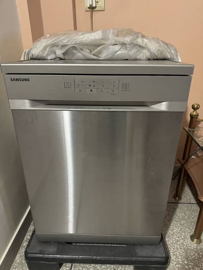 Brand New Samsung Dishwasher + Stand for Sale