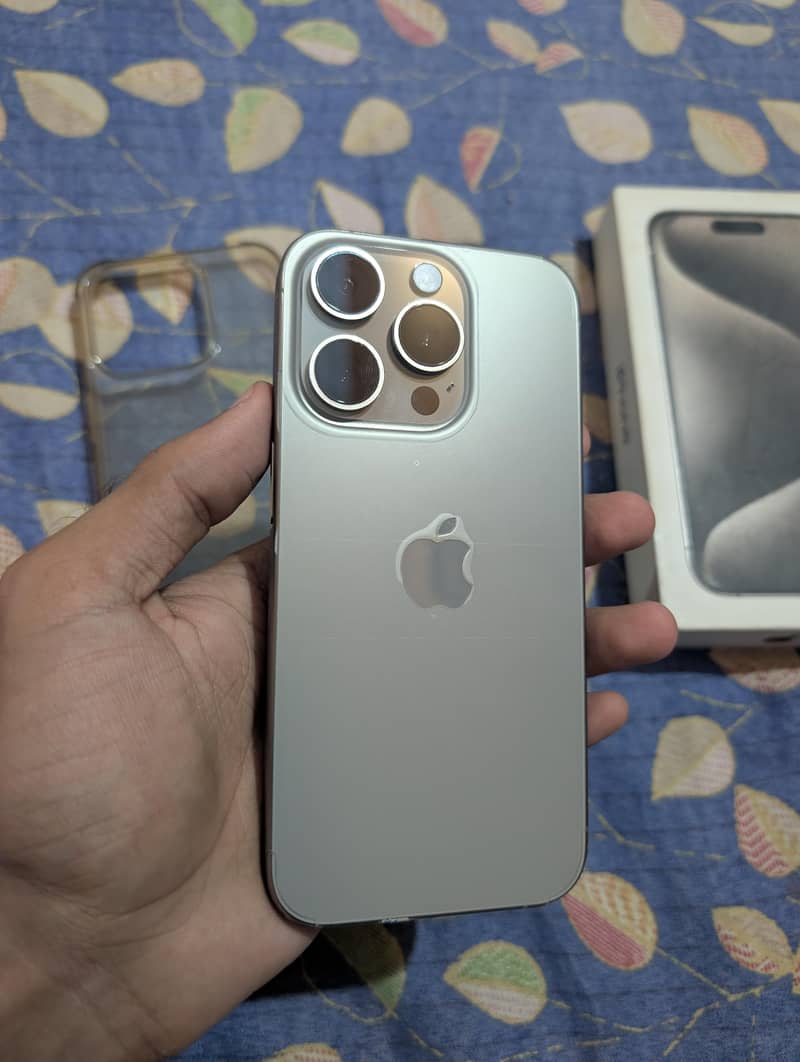 Apple iPhone 15 Pro 0