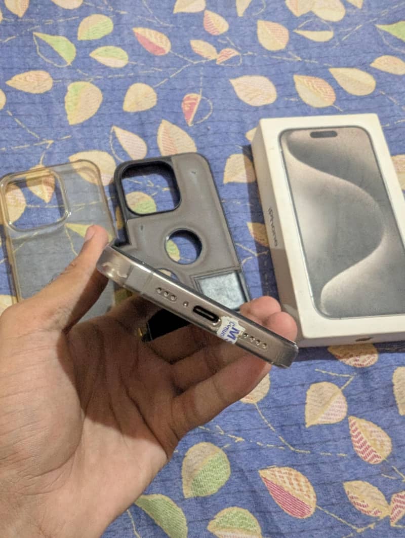Apple iPhone 15 Pro 4