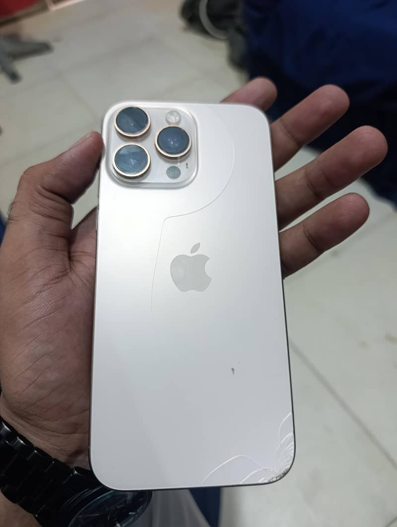 Apple iPhone 16 Pro Max 0