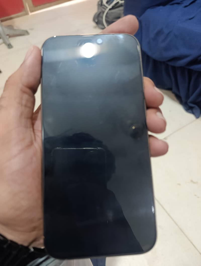 Apple iPhone 16 Pro Max 3