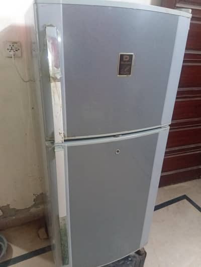 Dowlance Mediem Refrigerator
