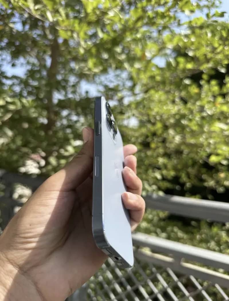 Apple iPhone 13 Pro 2