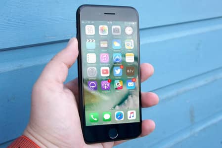 Apple iPhone 7    10 by 10