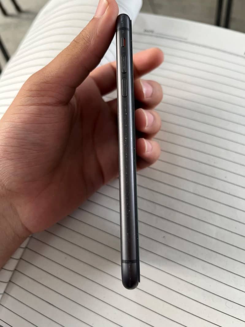 Apple iPhone 11 3