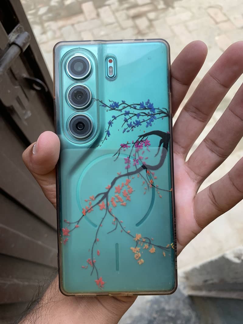 Tecno CAMON 40 1