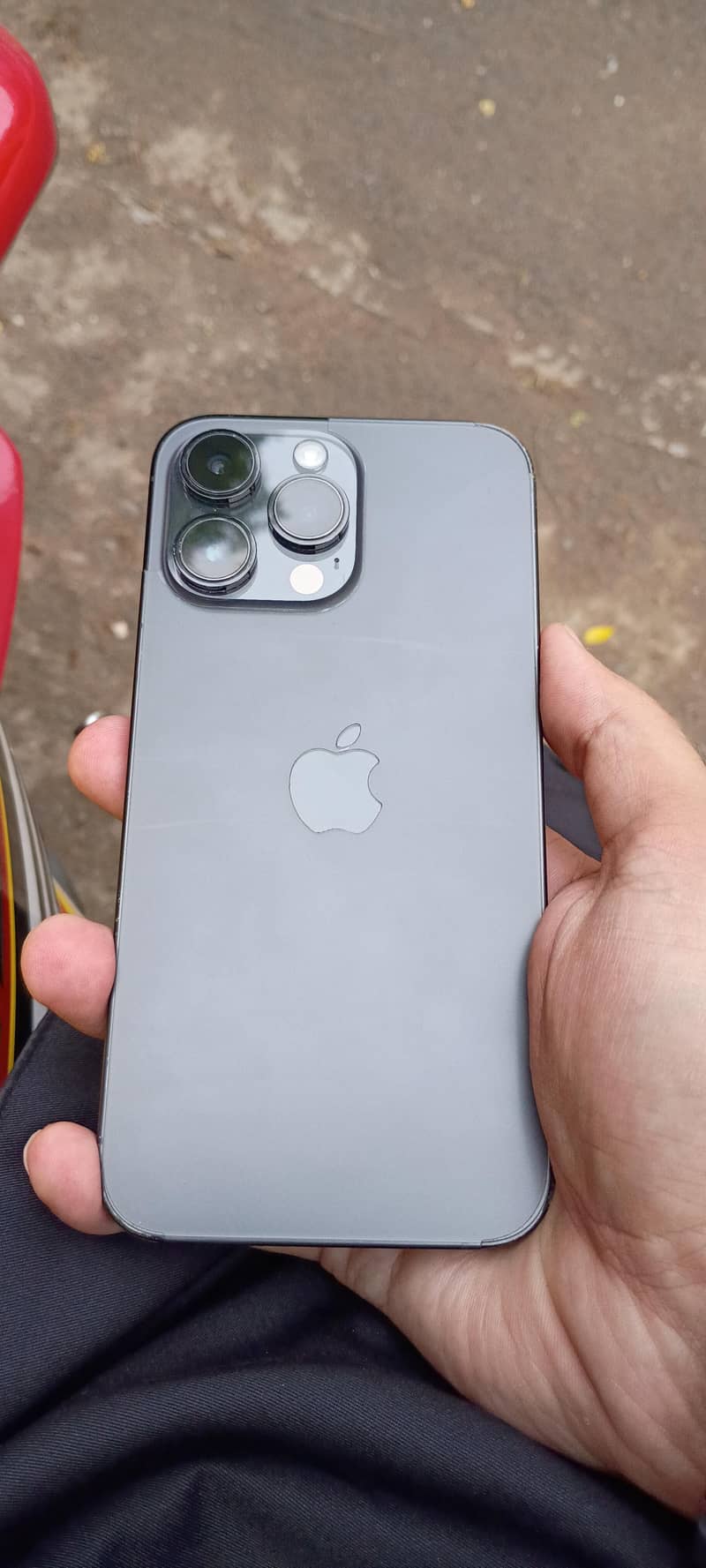 Apple iPhone 14 Pro Max 1