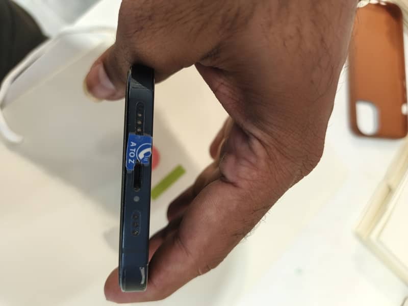 Apple iPhone 13 4