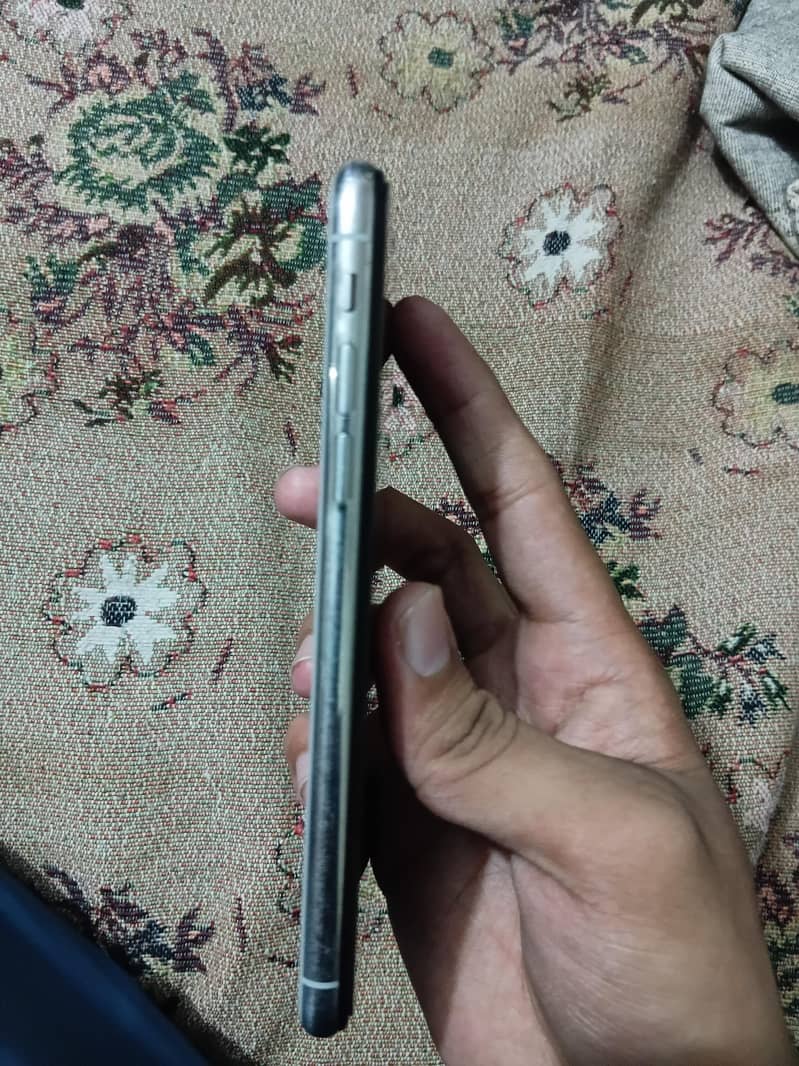Apple iPhone X 1