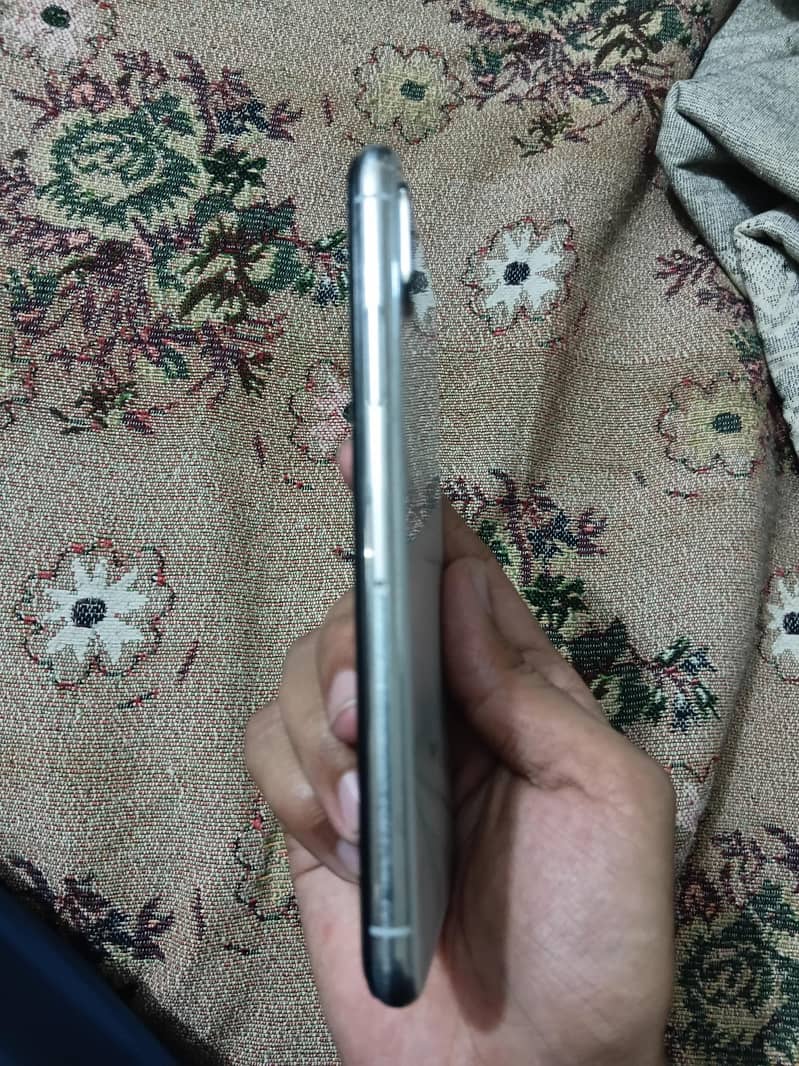 Apple iPhone X 2
