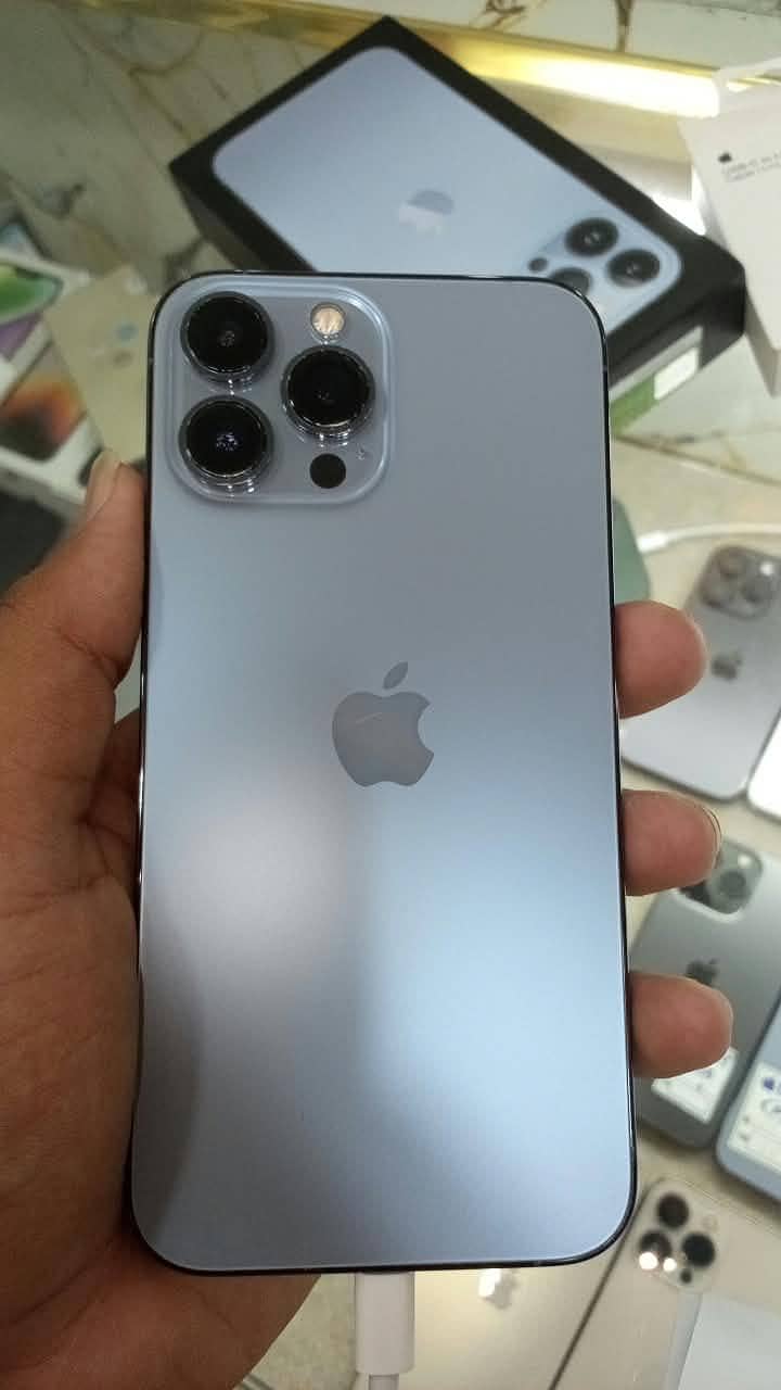 Apple iPhone 13 Pro Max 0
