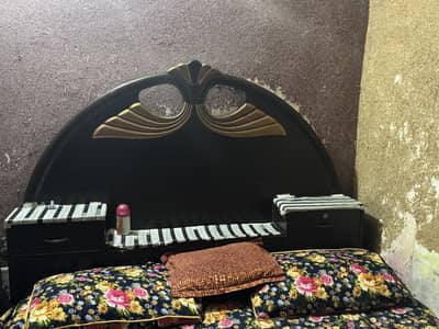 Bed with Gadda and Showcase for Sale
