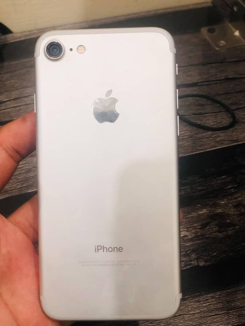 Apple iPhone 7 0