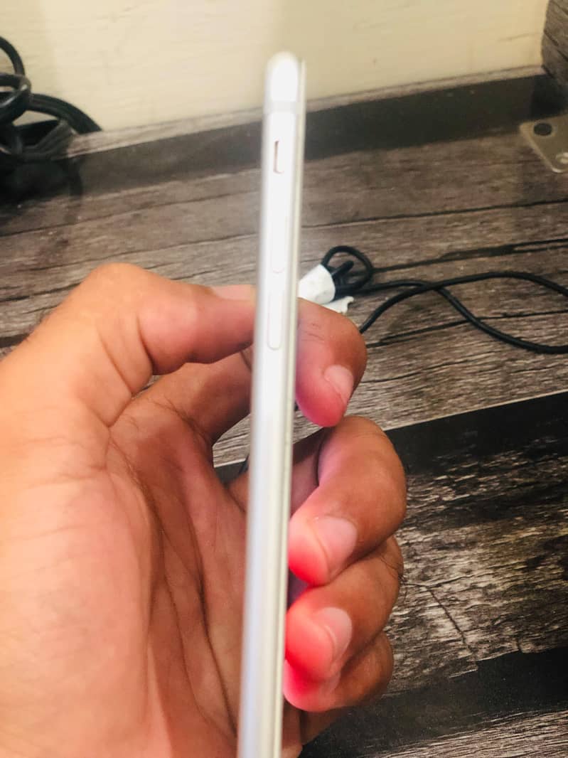 Apple iPhone 7 5