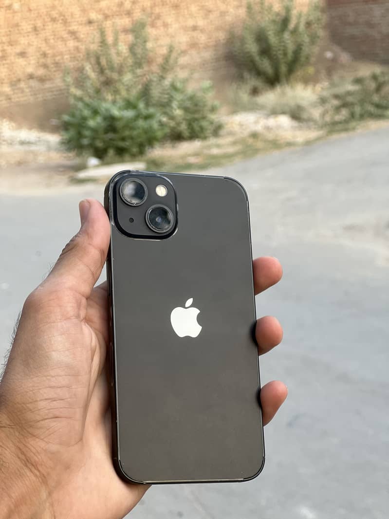 Apple iPhone 13 1