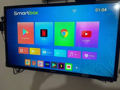 Samsung 32" LED TV with Smartbox
