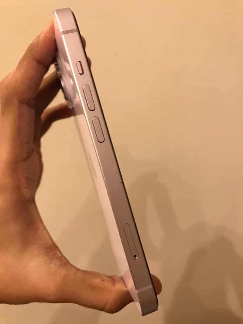 Apple iPhone 14 3