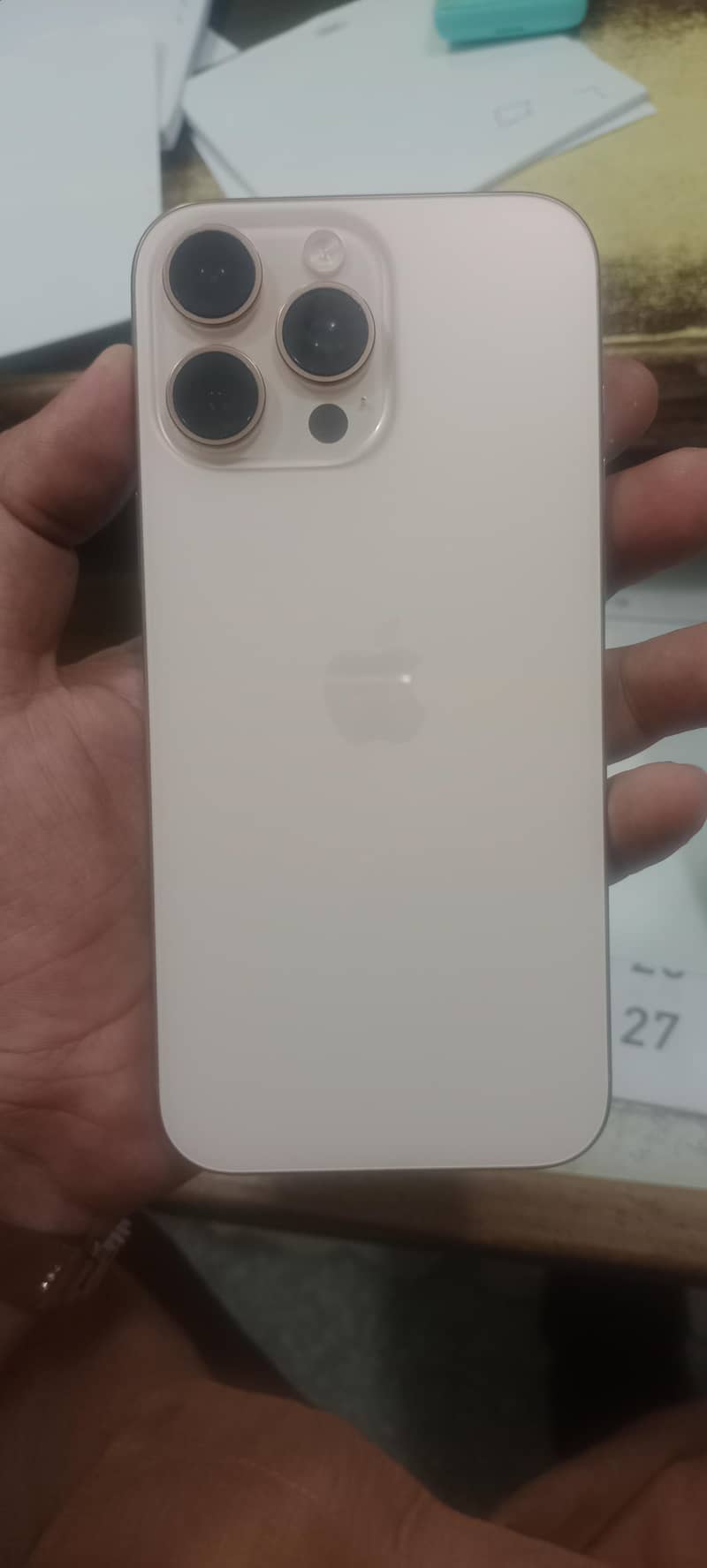 Apple iPhone 16 Pro Max 2