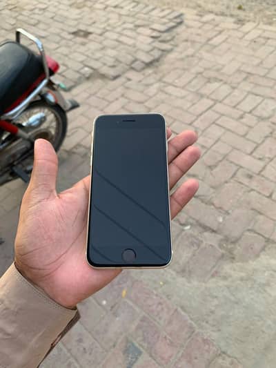 Apple iPhone SE