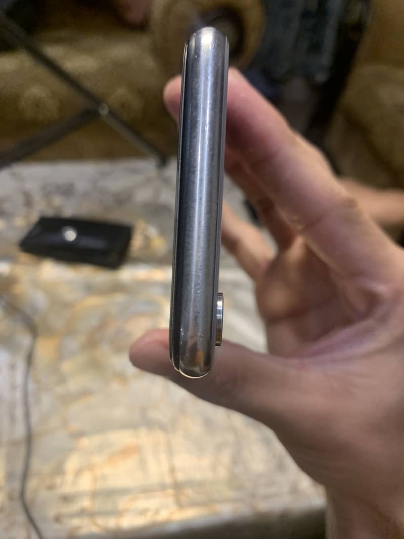 Apple iPhone X 5