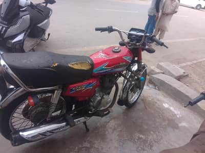 Unique UD 125 2018