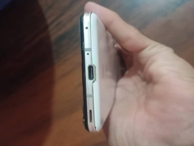 Sharp Aquos R5G 2