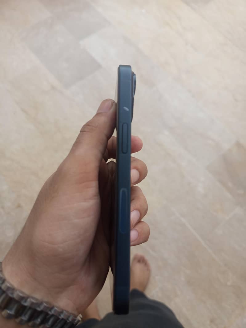 Apple iPhone 14 3