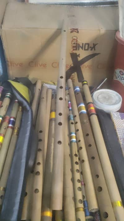 Beginner flutes available for sale C middle E base