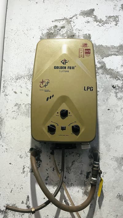 Golden Fuji Geyser for Sale - 1 month Used