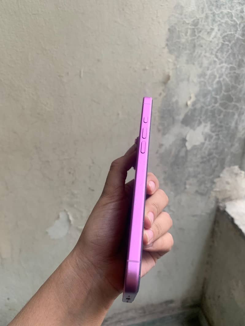 Apple iPhone 16 Plus 1