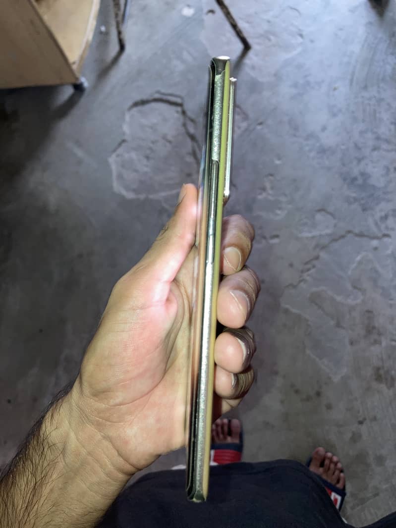 Infinix Note 40 Pro 4