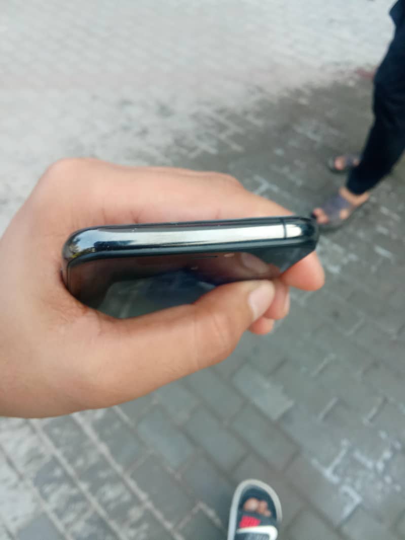 Apple iPhone 11 Pro 5