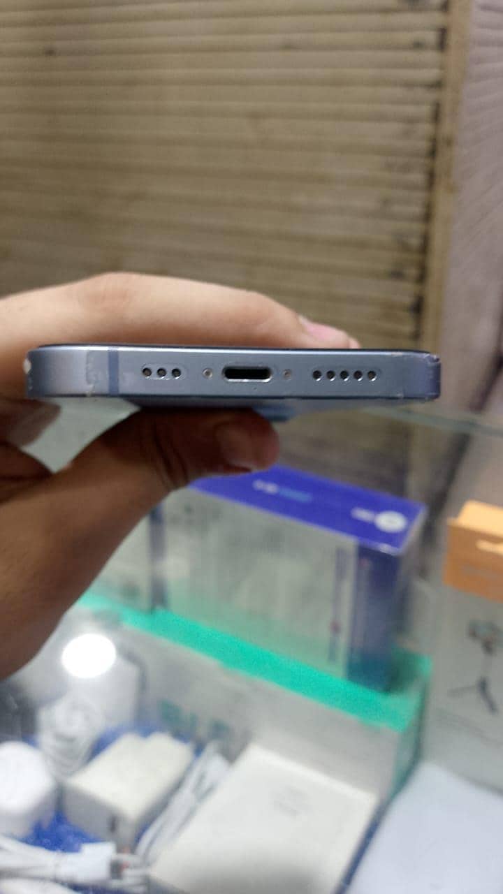 Apple iPhone 14 2