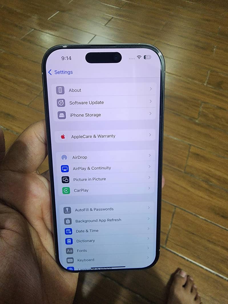Apple iPhone 16 Pro 1