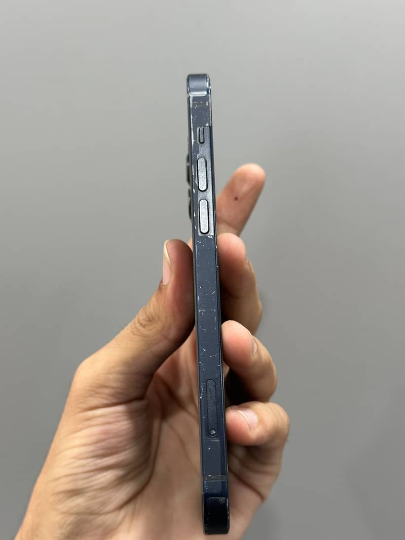 Apple iPhone 12 2