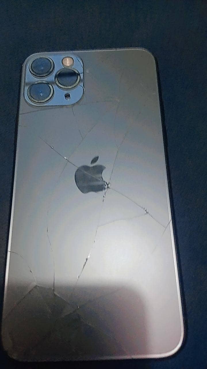 Apple iPhone 11 Pro 4