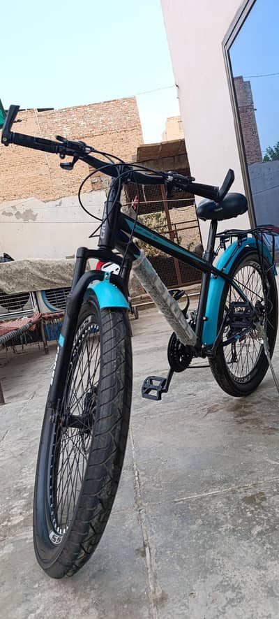 Bicycle Cross Fat tyres 3.0 inches perfect cycle Gears Disc brakes sc