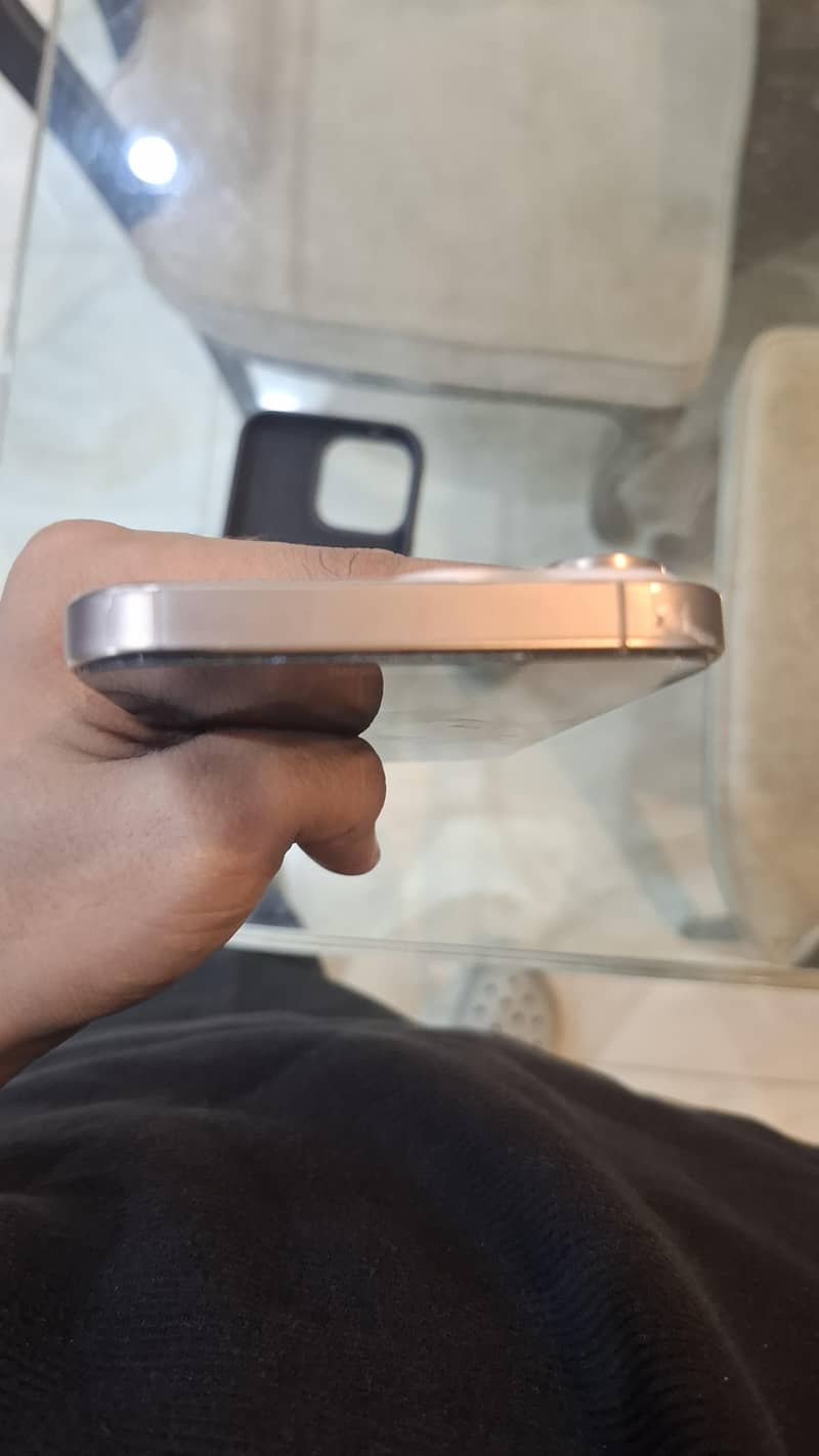 Apple iPhone 16 Pro Max 5