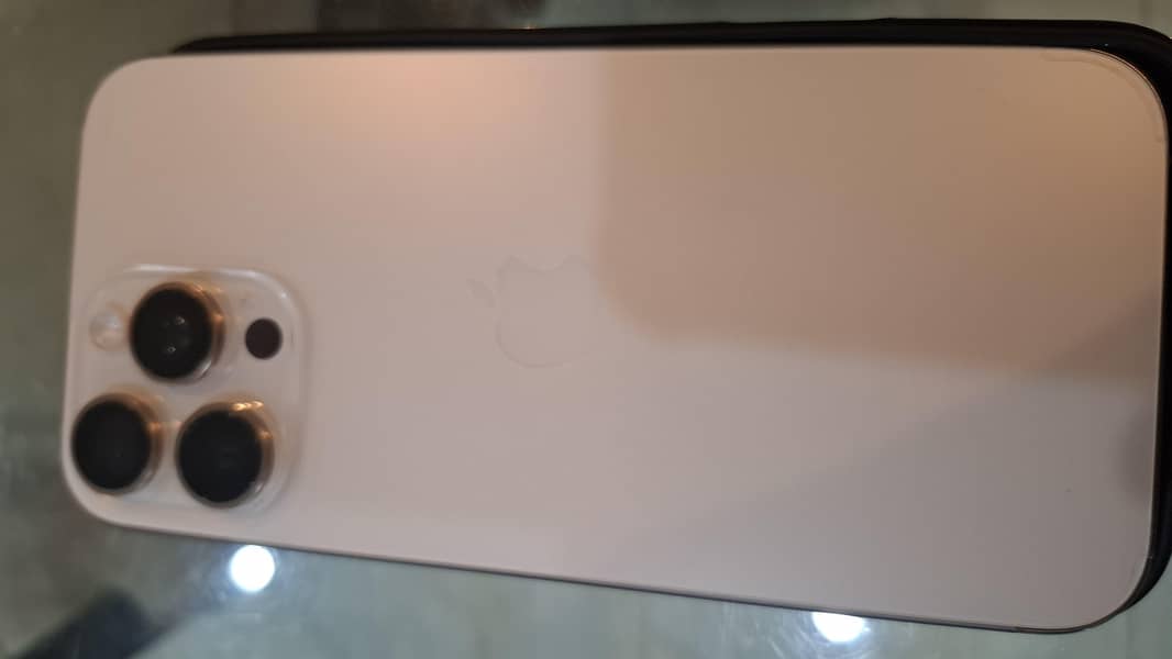 Apple iPhone 16 Pro Max 7