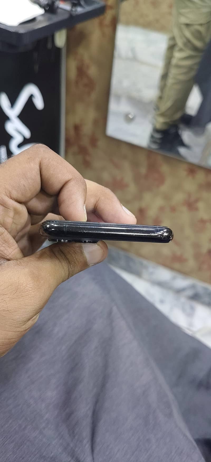 Apple iPhone 11 Pro 4