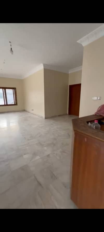 Shahra-e-Faisal House Sized 600 Square Yards For rent