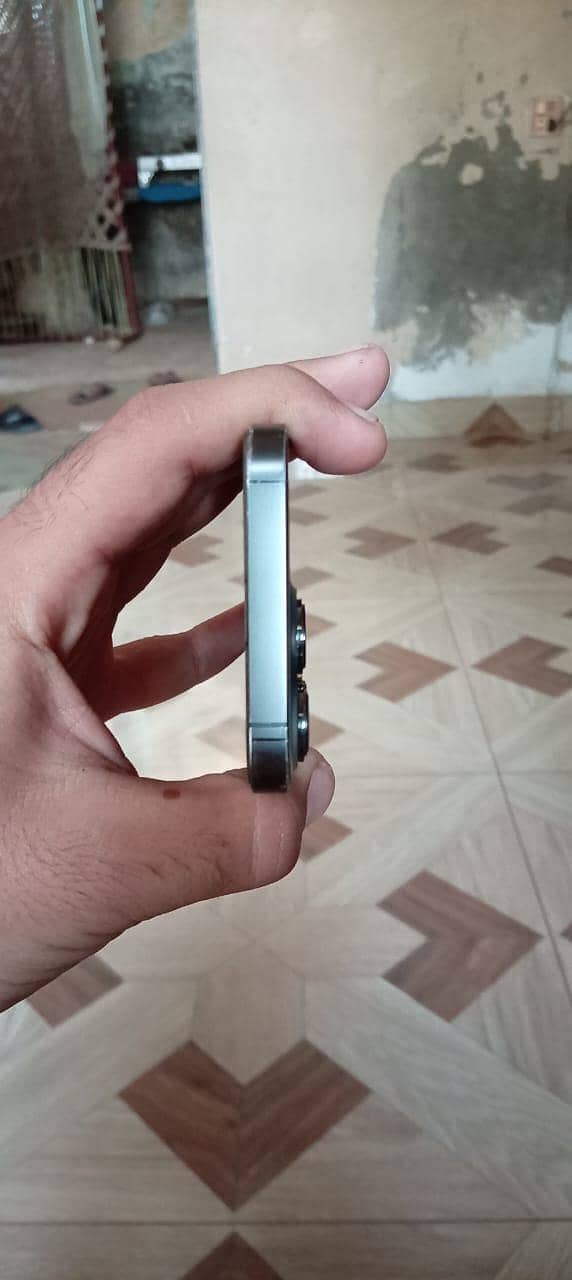 Apple iPhone 13 Pro 2