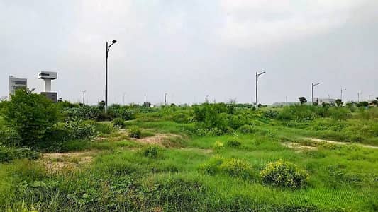 U BLOCK NEAR TO THIS GOOD LOCATION PLOT FOR SALE