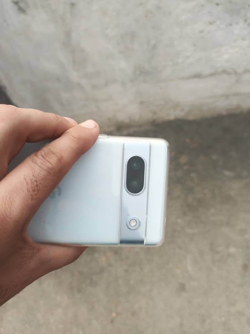 Google Pixel 7a 1