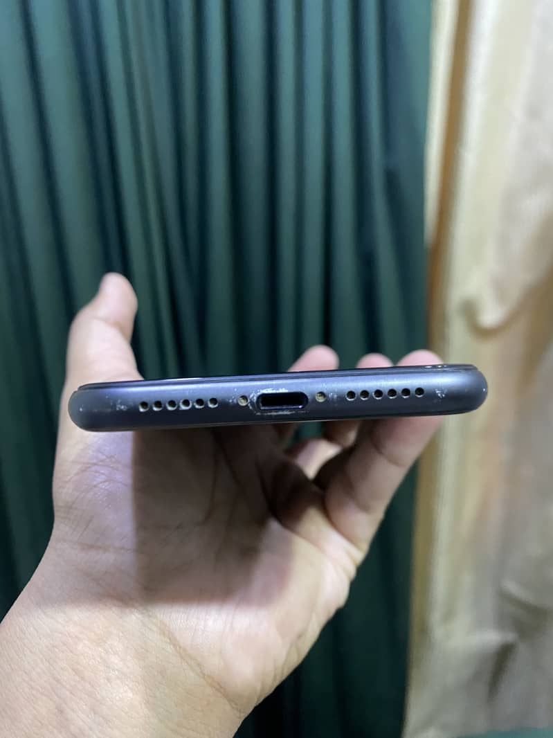 Apple iPhone 11 6