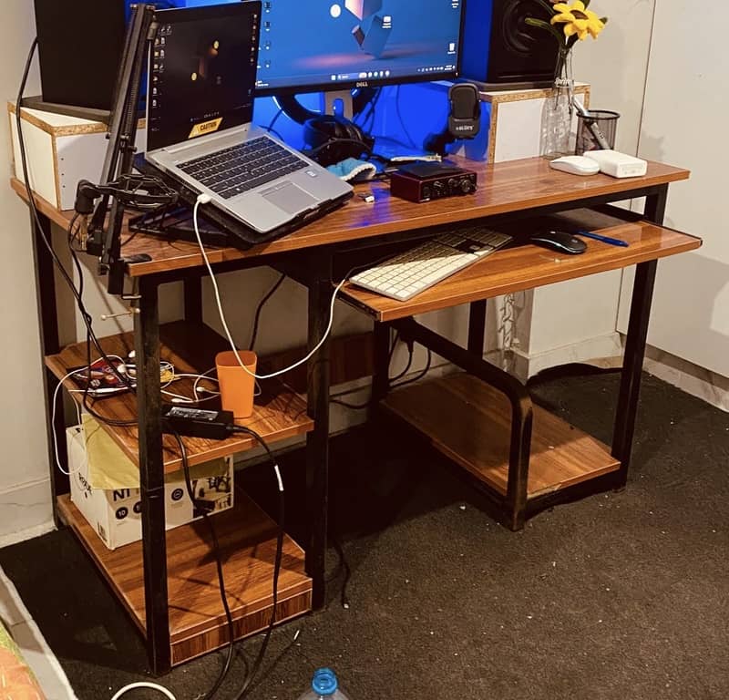 Computer Table 0