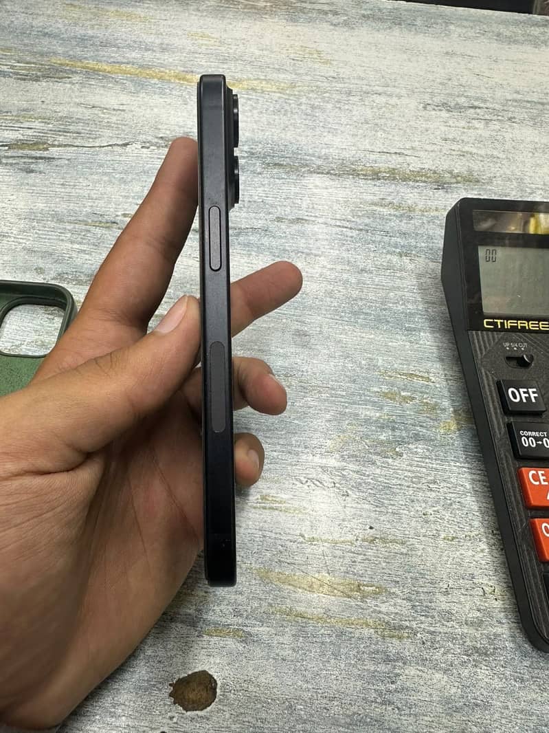 Apple iPhone 15 5