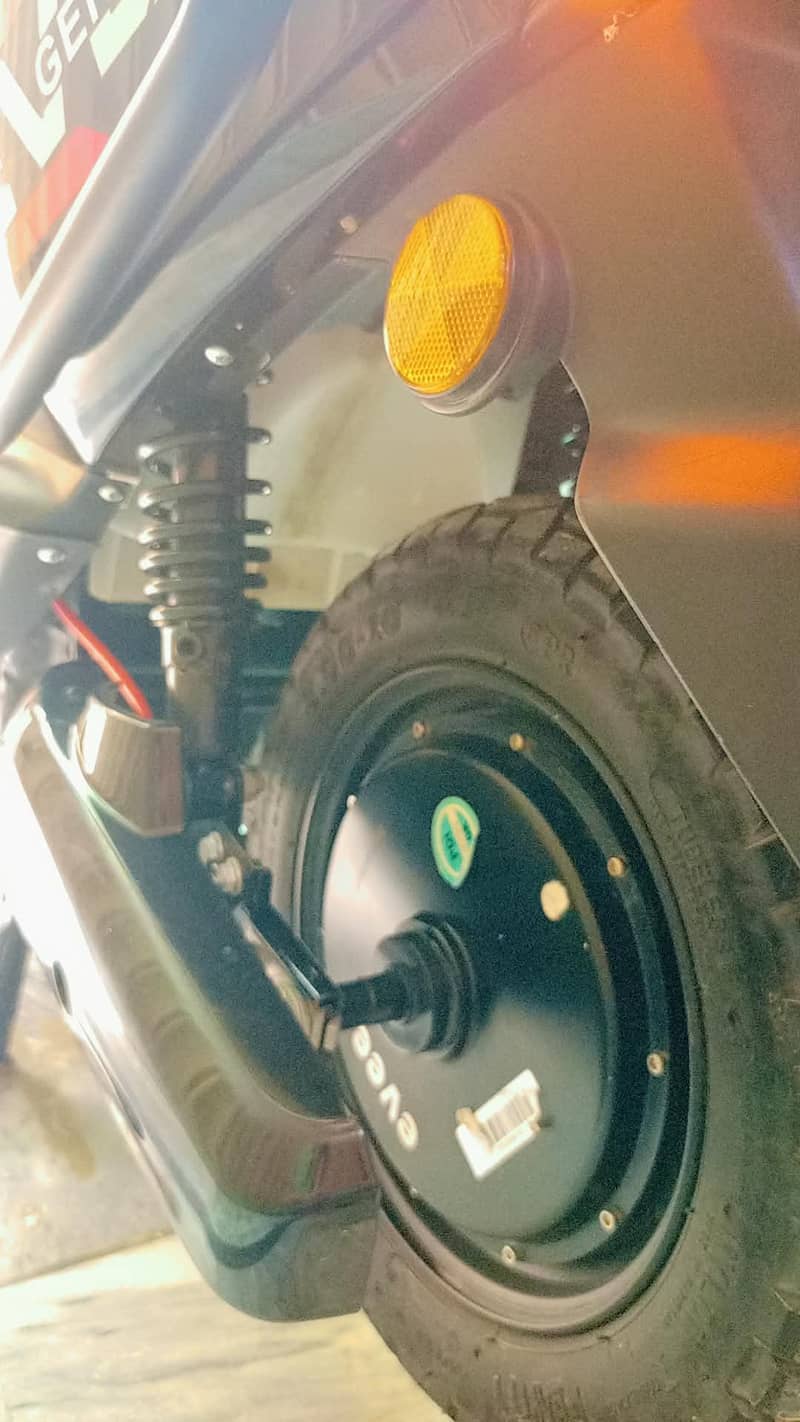 scooty 6