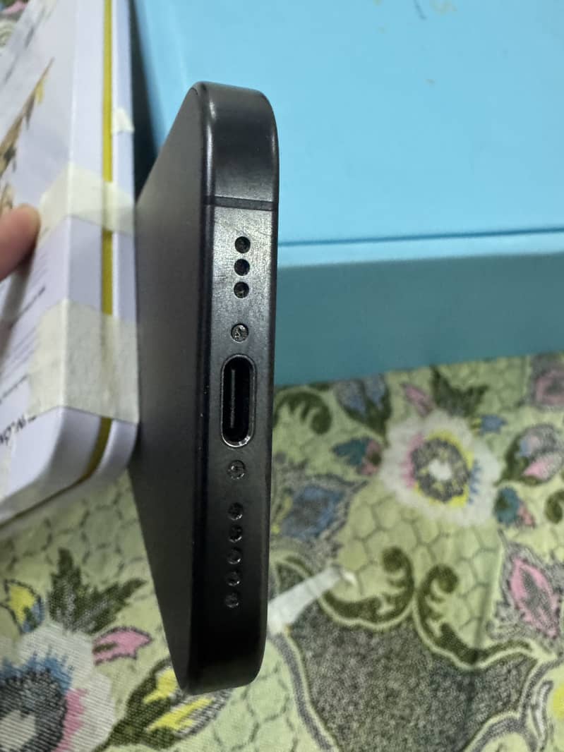 Apple iPhone 15 Pro 6
